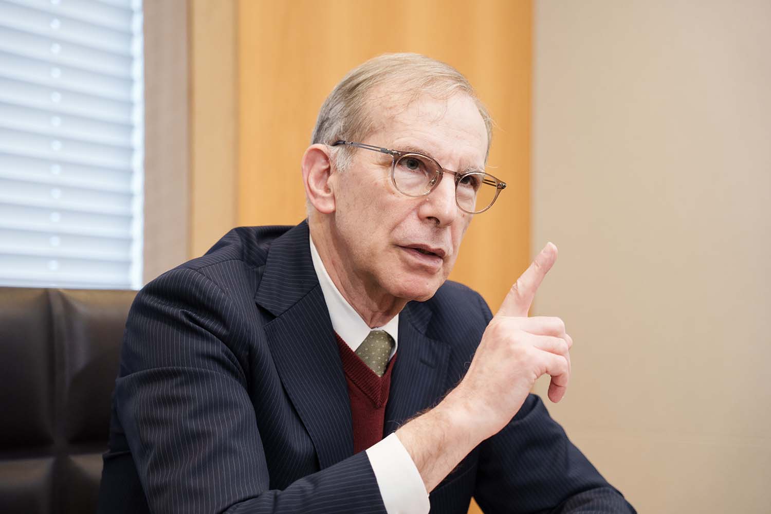 フェルドマン氏へのインタビュー風景